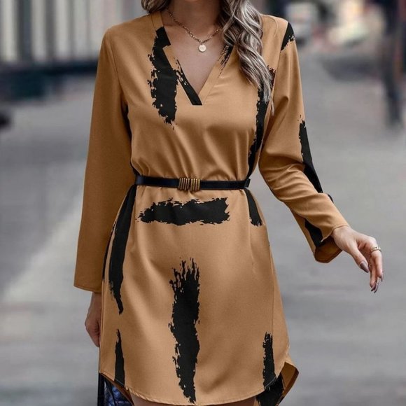 MODA ME COUTURE Dresses & Skirts - High Low Hem Roll Up Sleeve Brush Print Dress